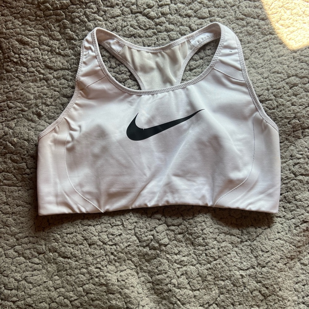 White nike sports bra